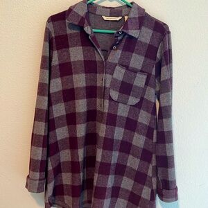 Ladies flannel tunic top size small